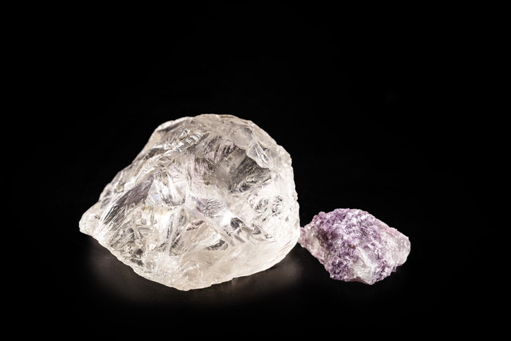 Petalite and lepidolite, mineral from which lithium is extracted